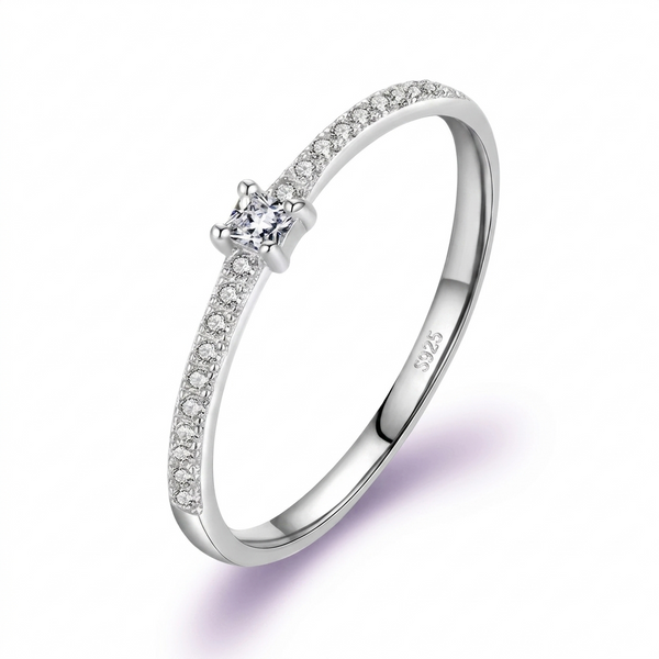 Bague "Poussière d'Étoiles" - Solitaire Carré Délicat