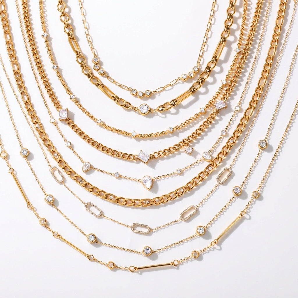 Collier chaîne fine dorée à petites pierres