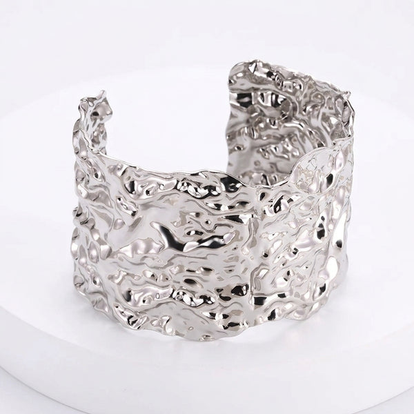Bracelet manchette argentée texturée femme