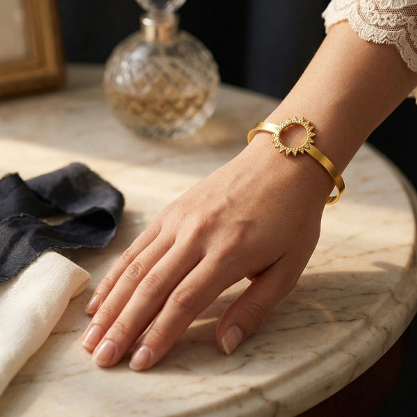 Bracelet jonc doré à fleur travaillée – photo 2